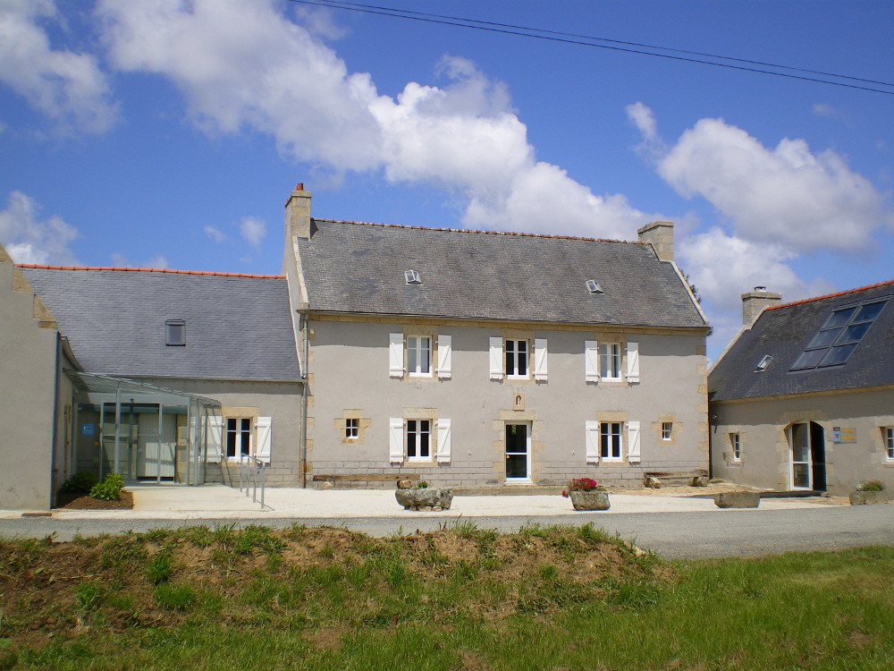 Vue extérieure de la maison du pâté Hénaff